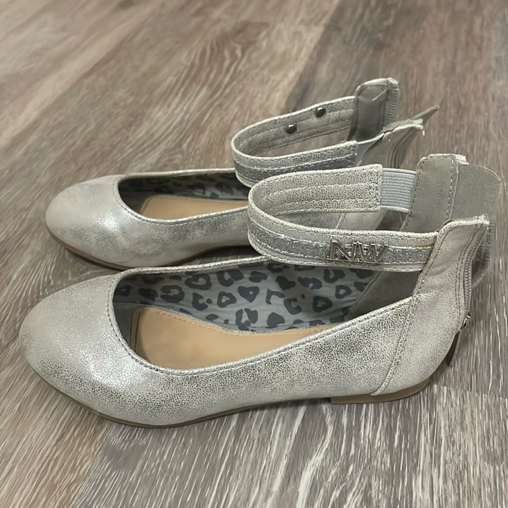Nine West silver ballet shoes size 11 only worn twice